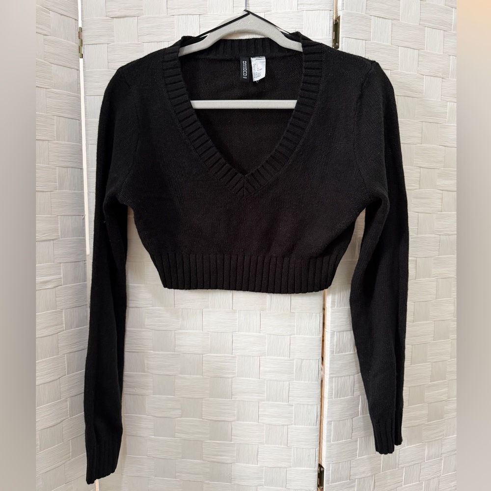 H&M Black V-Neck Very Cropped Sweater
